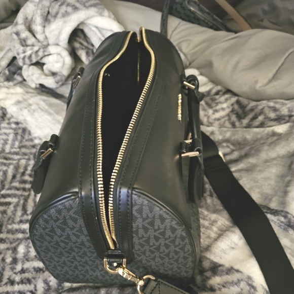 Michael Kors barrel satchel bag - Picture 5 of 8